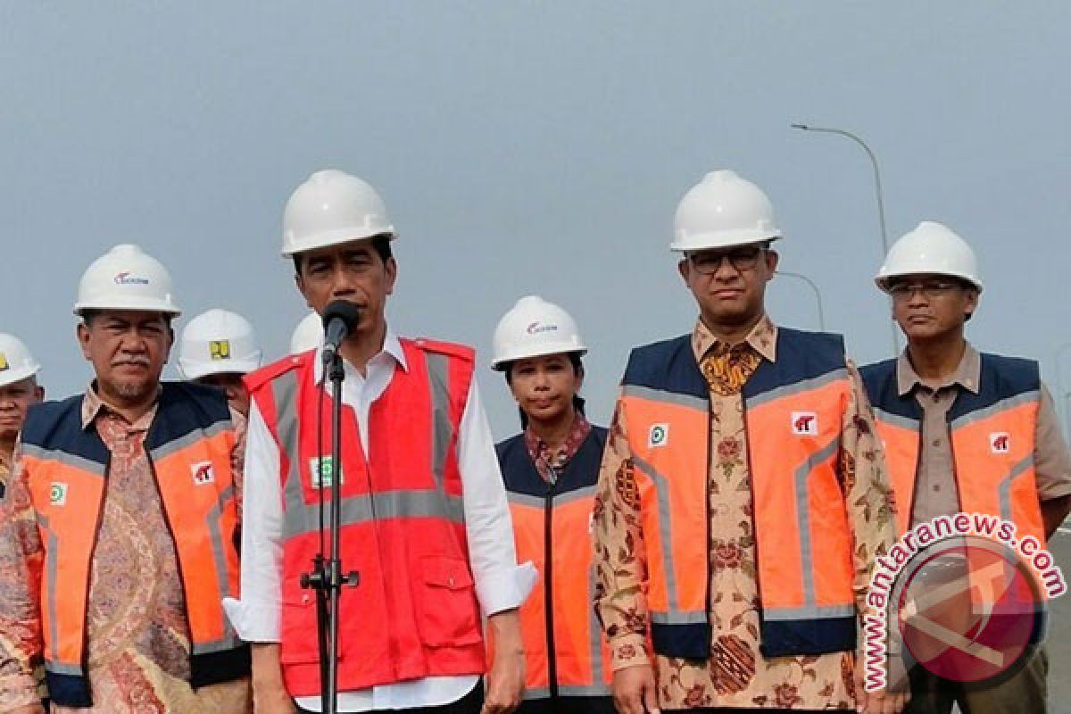 Presiden Jokowi Resmikan Pengoperasian Tol Becakayu