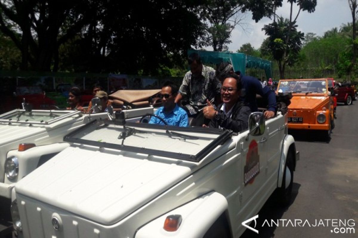 30 VW Angkut Pengunjung Borobudur Keliling Desa