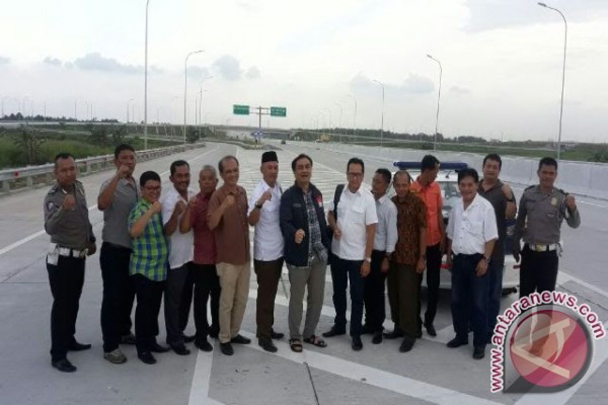 Effendi Simbolon Apresiasi Proyek Tol Binjai Sumut