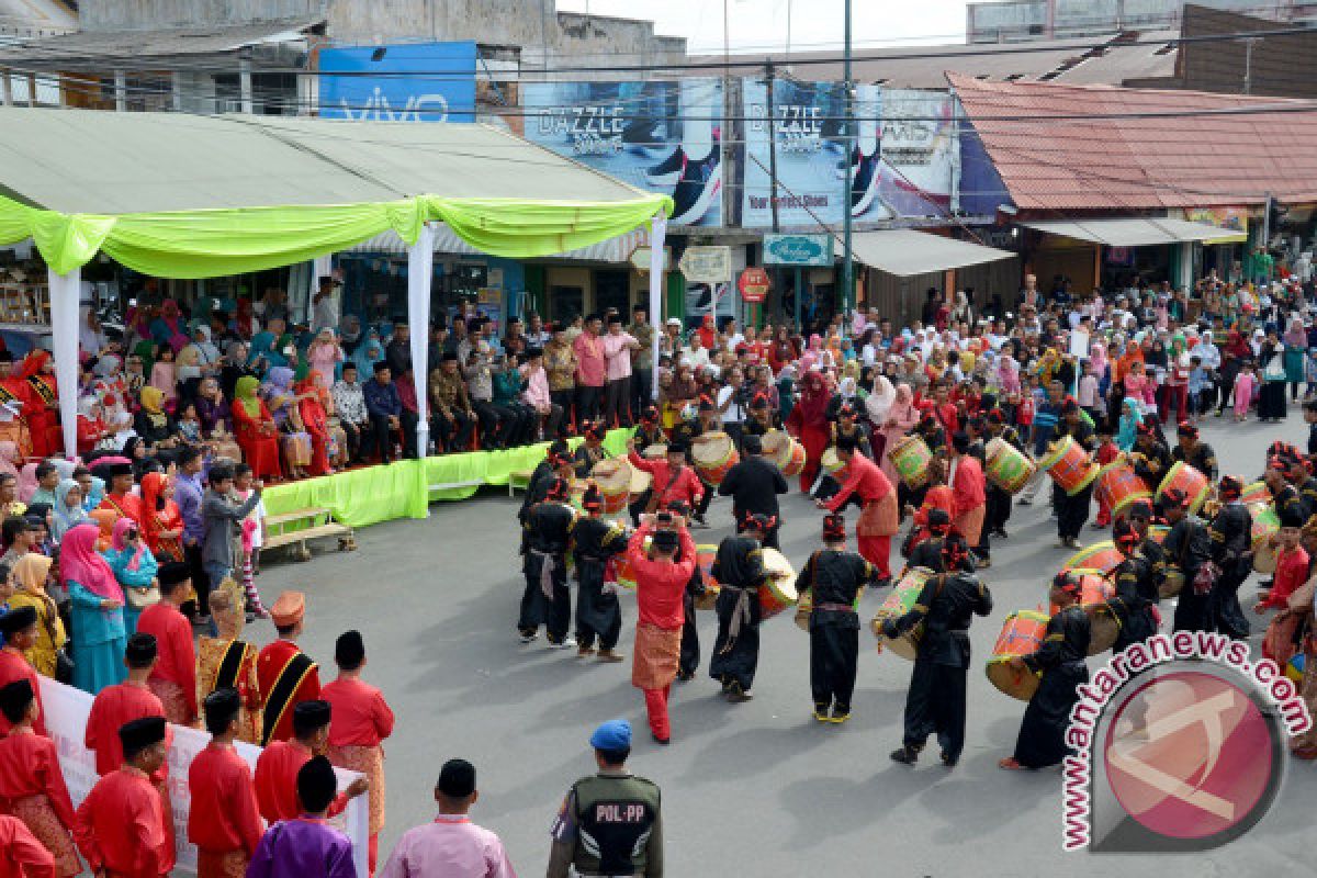 Ribuan Masyarakat Ikuti Pawai Taaruf MTQ Provinsi