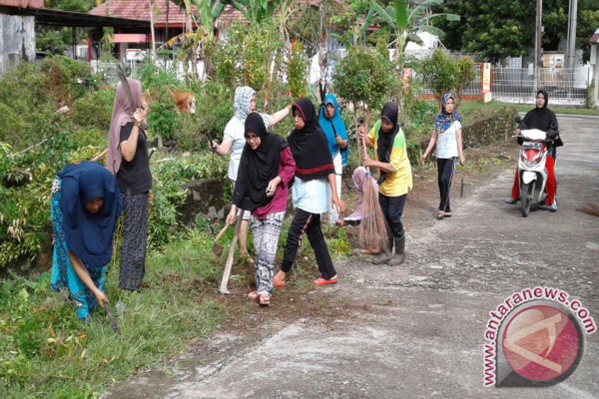 Ketika Perempuan Bergerak, Goro di Komplek Tanpa Kaum Adam 