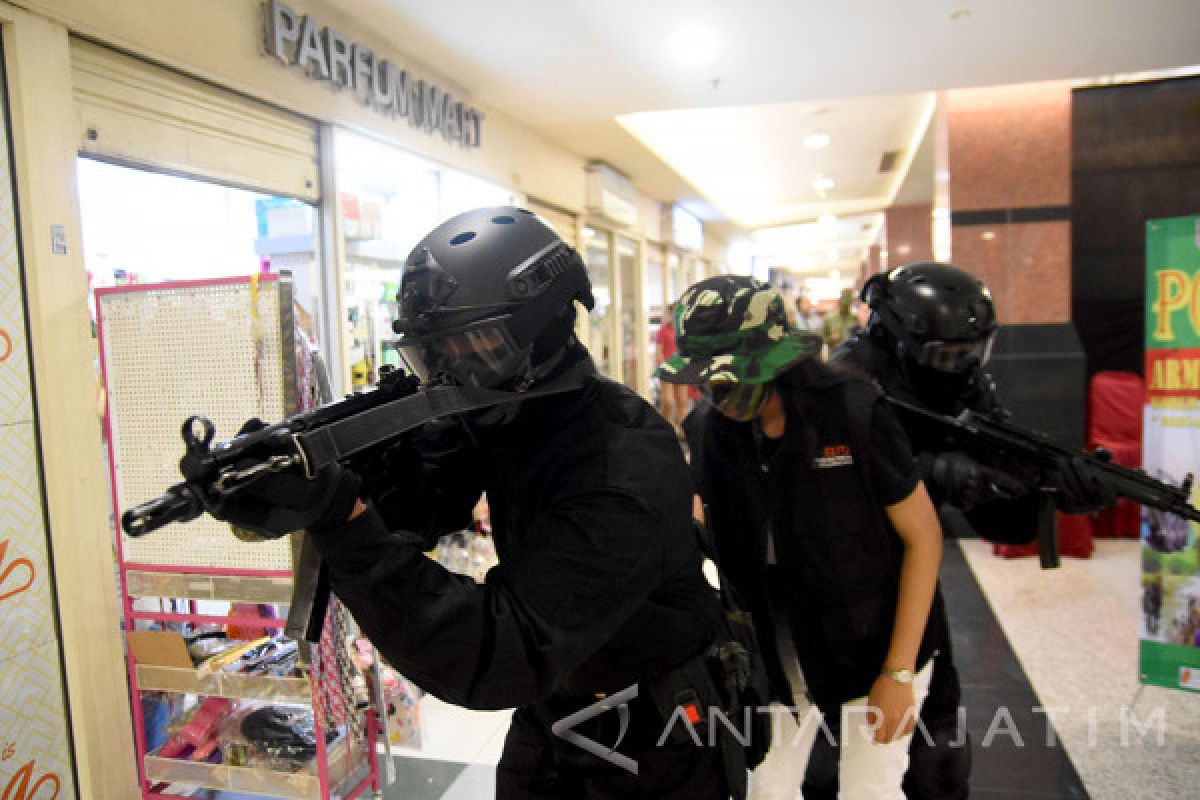 Terduga Teroris Sempat Sandera Warga