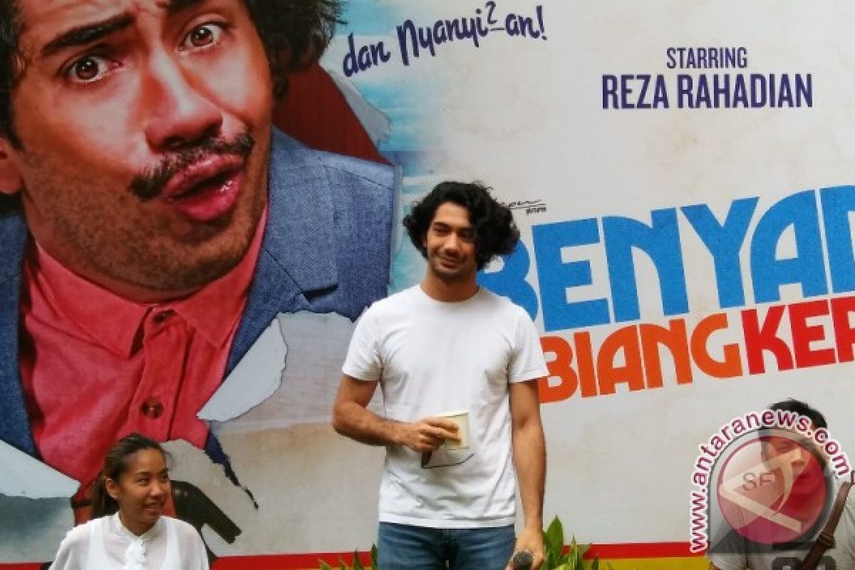 Reza Rahadian bicara perannya sebagai Benyamin Sueb (video)