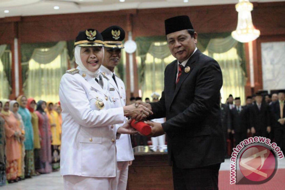 Gubernur Lantik Bupati-Wakil Bupati Barito Kuala