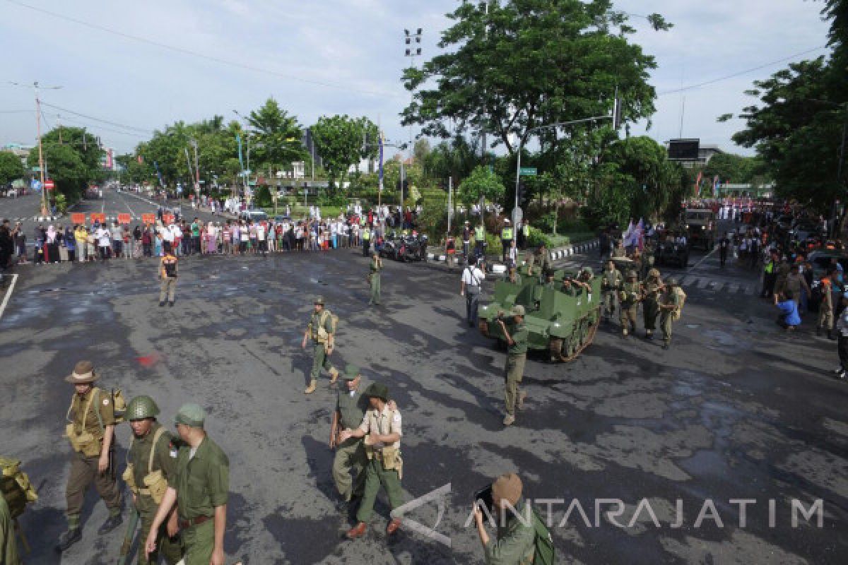 Ratusan Peserta Semarakkan Parade Surabaya Juang (Video)