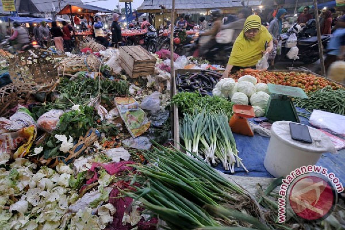 Govt to revitalize 1,592 traditional markets in 2018