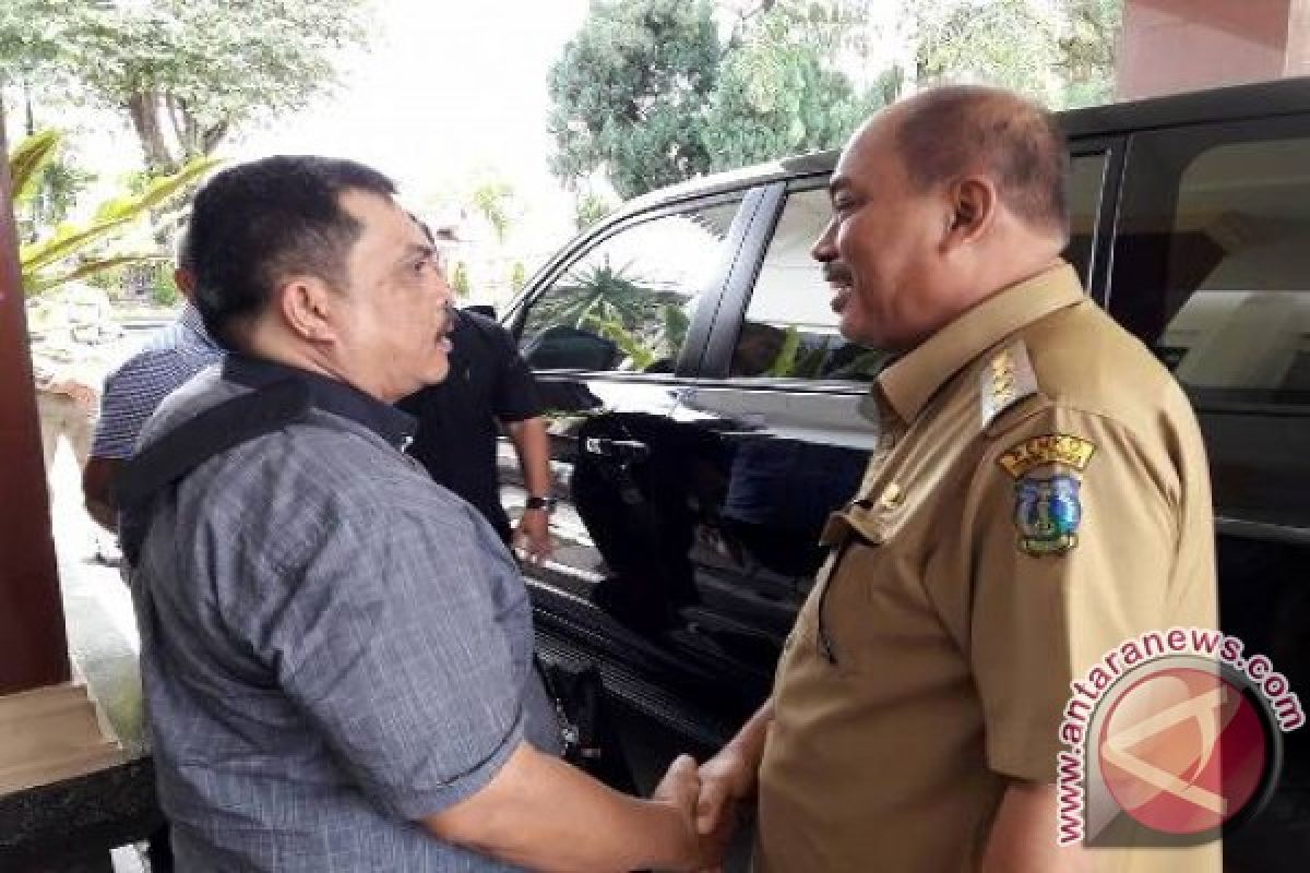 Walikota Bantah Perintahkan Pengumpulan KTP Pedagang