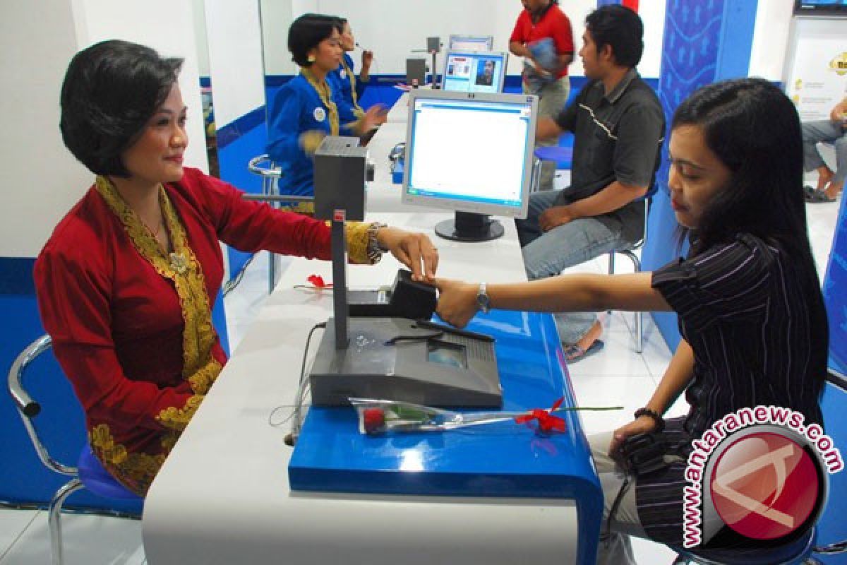 Warga Serbu Kantor Pemkot Palu Urus SIM