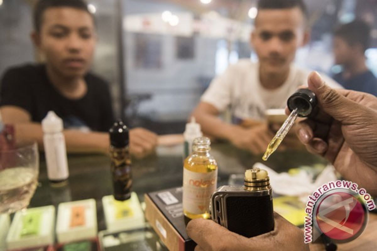 Pakar melihat persoalan rokok elektronik dan rokok biasa sama saja