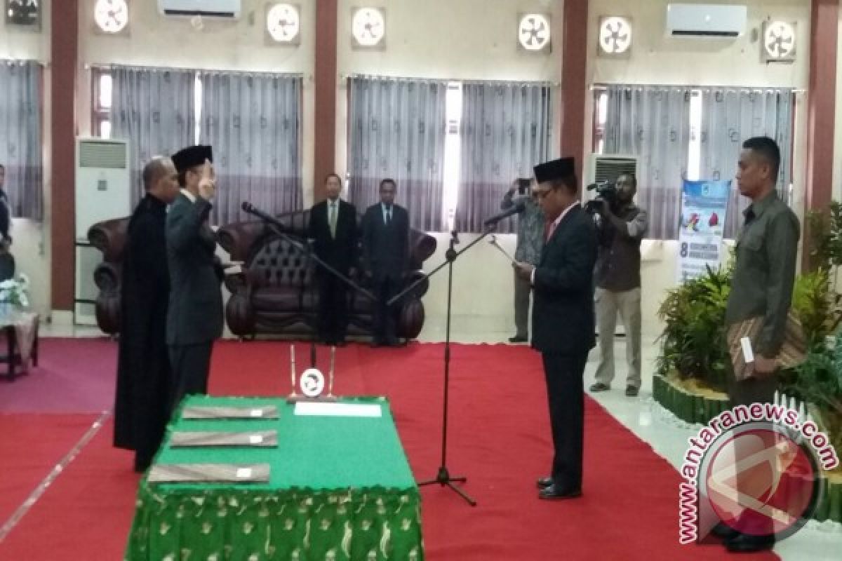 Bupati lantik Sekda baru Teluk Wondama