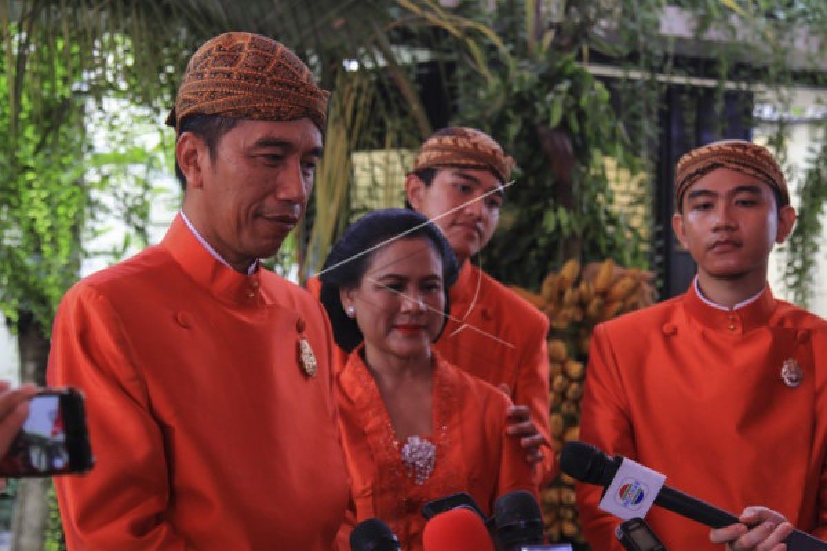 Jokowi pesan agar Kahyang-Bobby sabar
