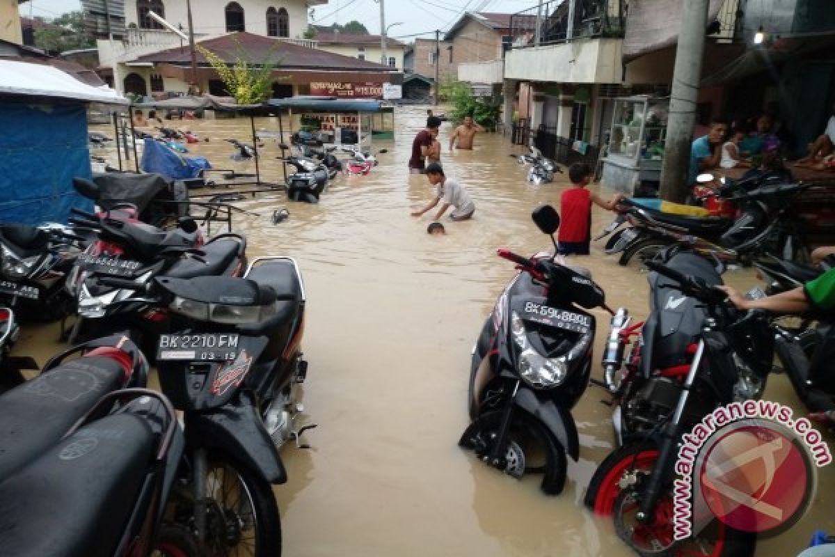 Ratusan Rumah Terendam Banjir, Akibat Debit Air Di Hulu Tinggi