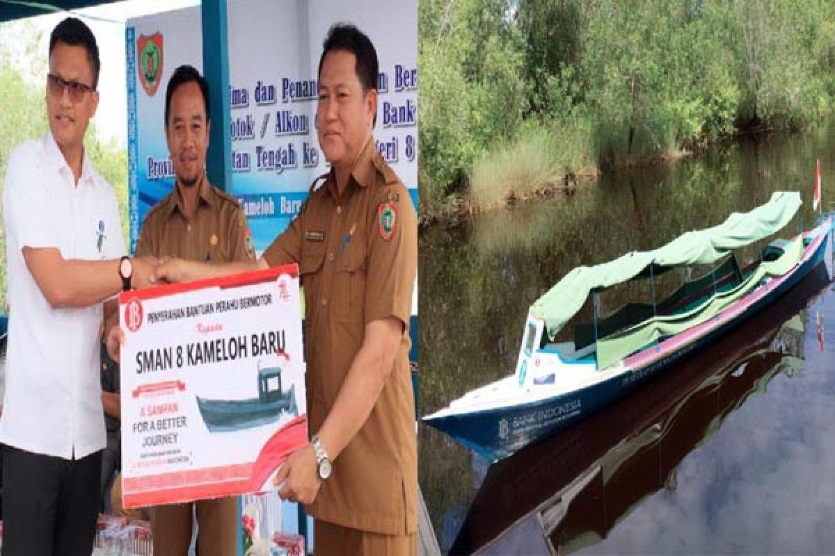 Sekolah di Pinggir Sungai Dibantu Perahu Bermesin