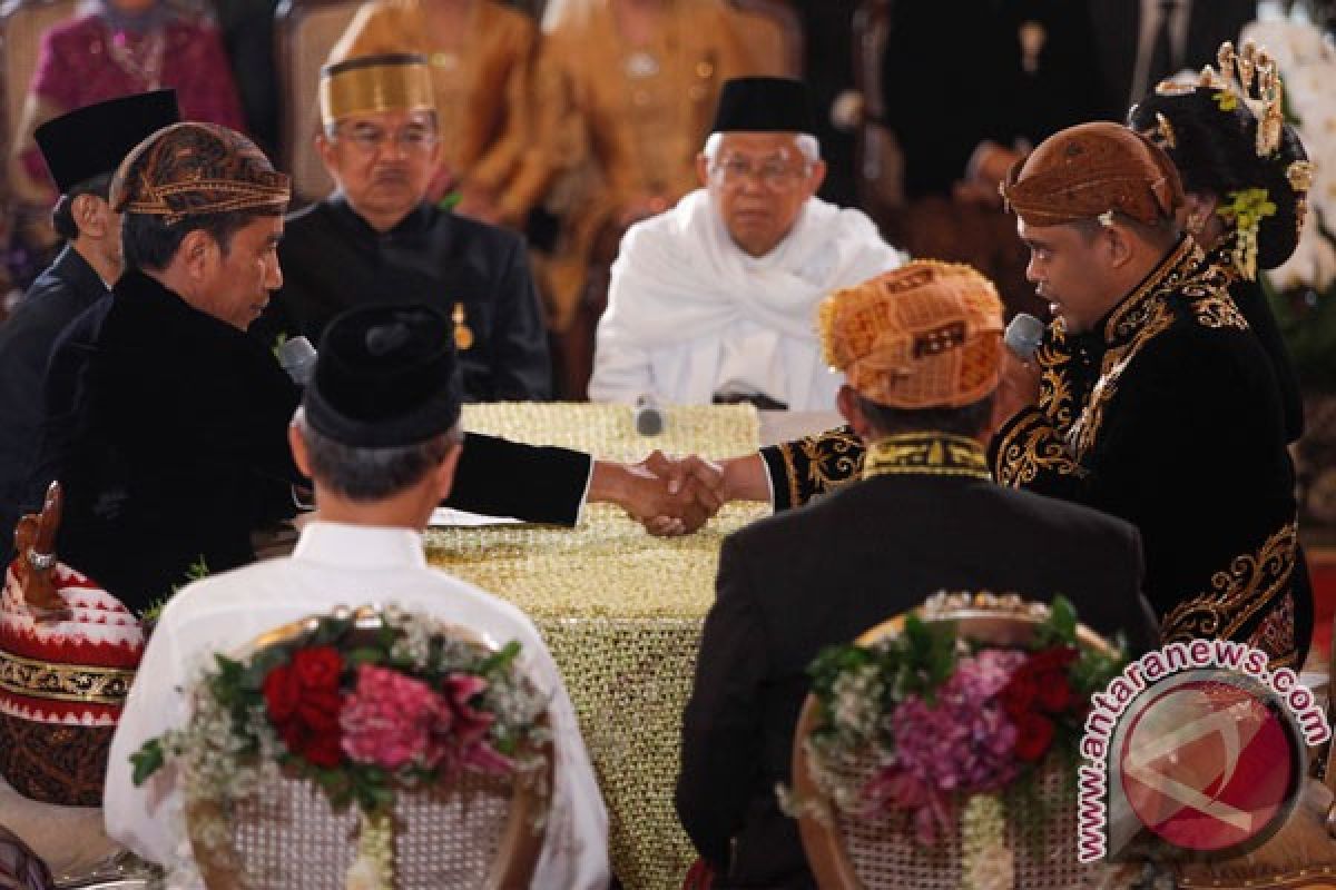 Anies Baswedan sasaran swafoto di pernikahan Kahiyang