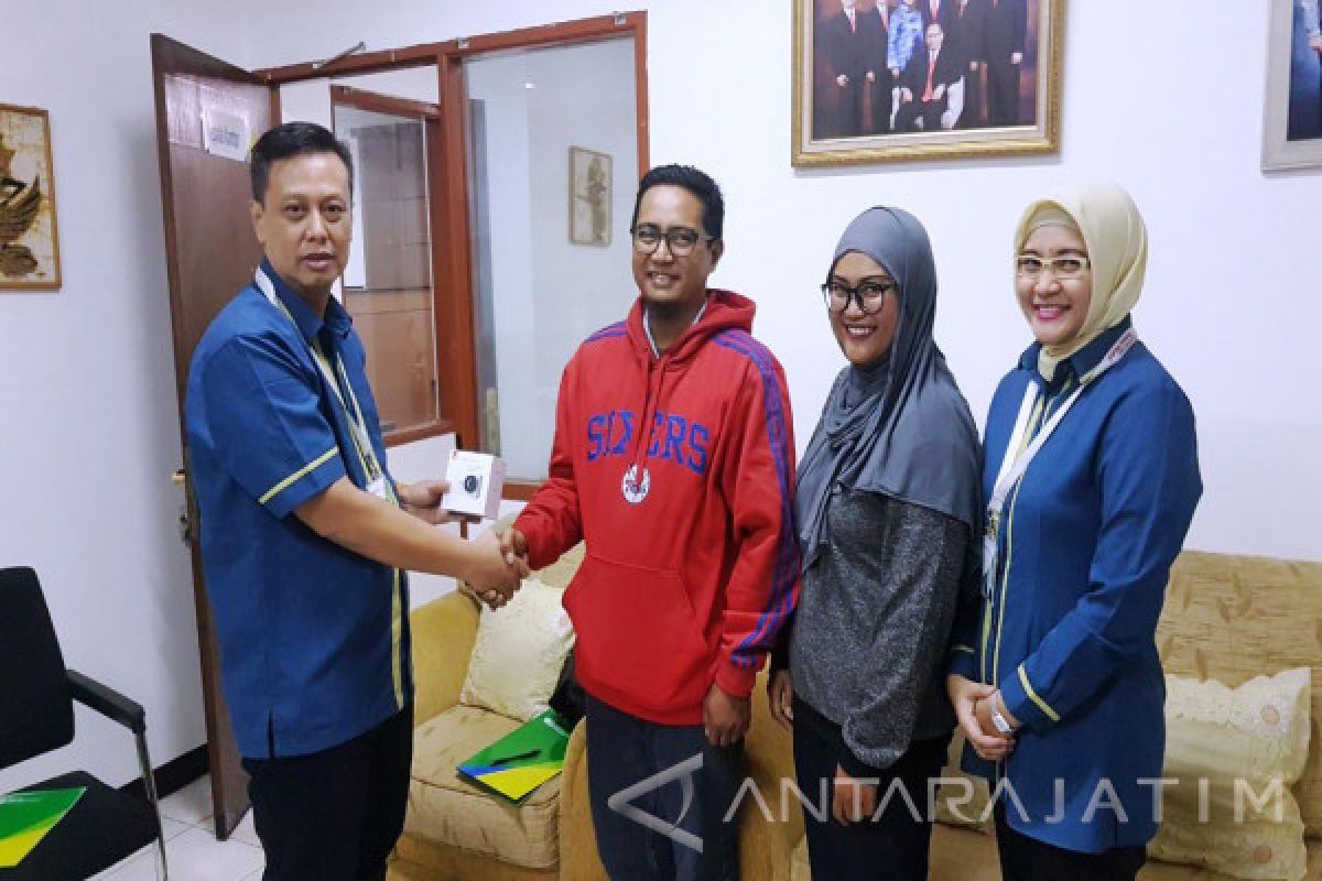 BPJS Ketenagakerjaan Perak Berikan Hadiah Lomba Harpelnas