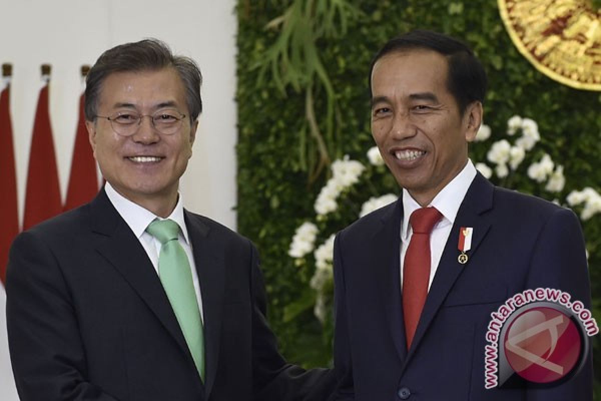 Jokowi, Moon discuss security situation in Korean Peninsula