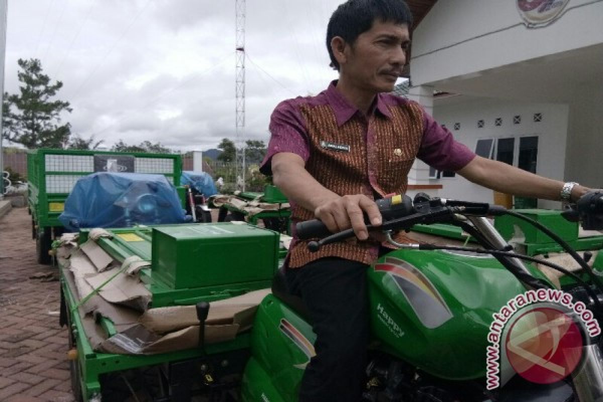 Kementerian LHK-Komisi VII DPR-RI Beri Bantuan ke Tapsel