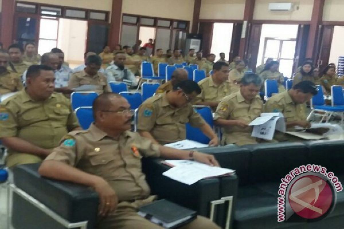 Bupati Teluk Wondama evaluasi kinerja pimpinan OPD