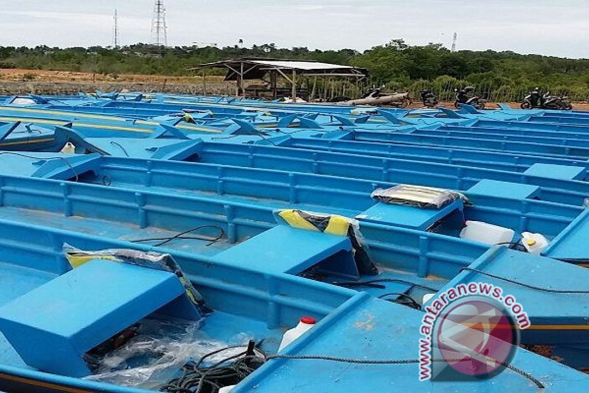 DKP NTT salurkan 92 perahu untuk nelayan