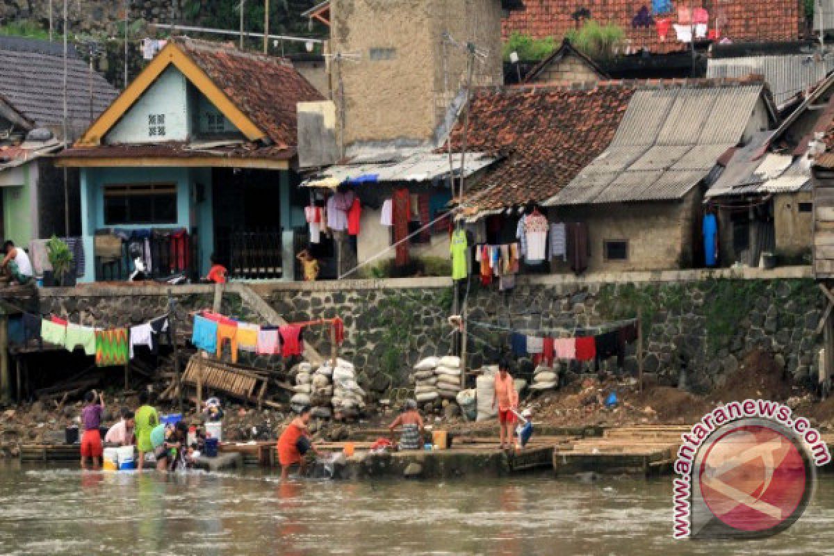 36.861 KK di Padang BAB di Sungai