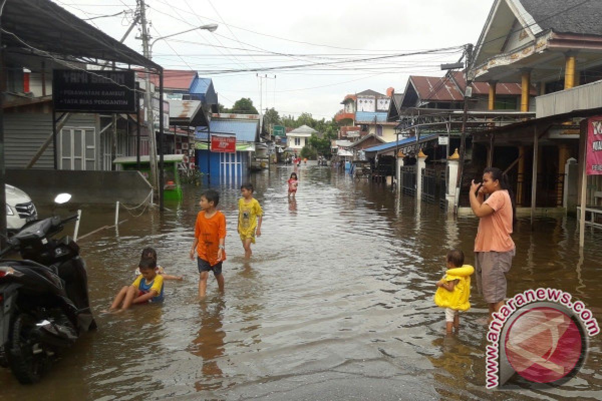 Sungai Barito Meluap, Banjiri Sejumlah Ruas Jalan