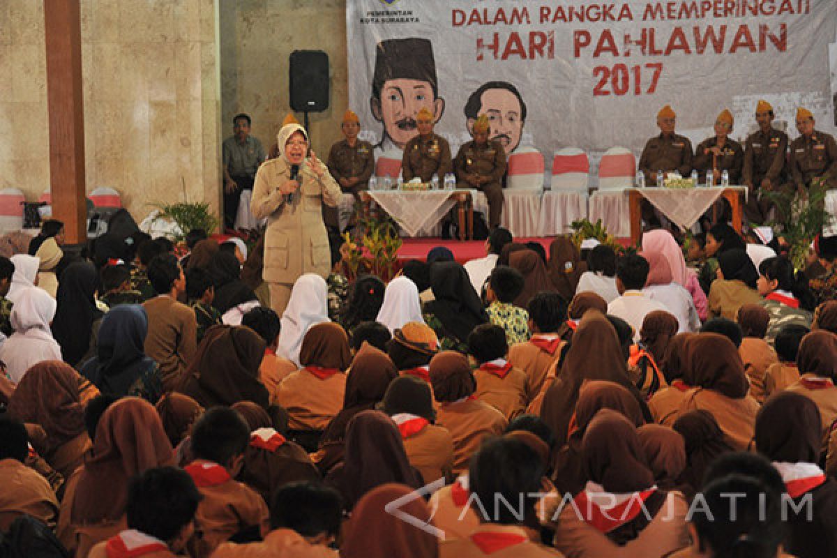 Risma Jadi Guru di Sekolah Kebangsaan 