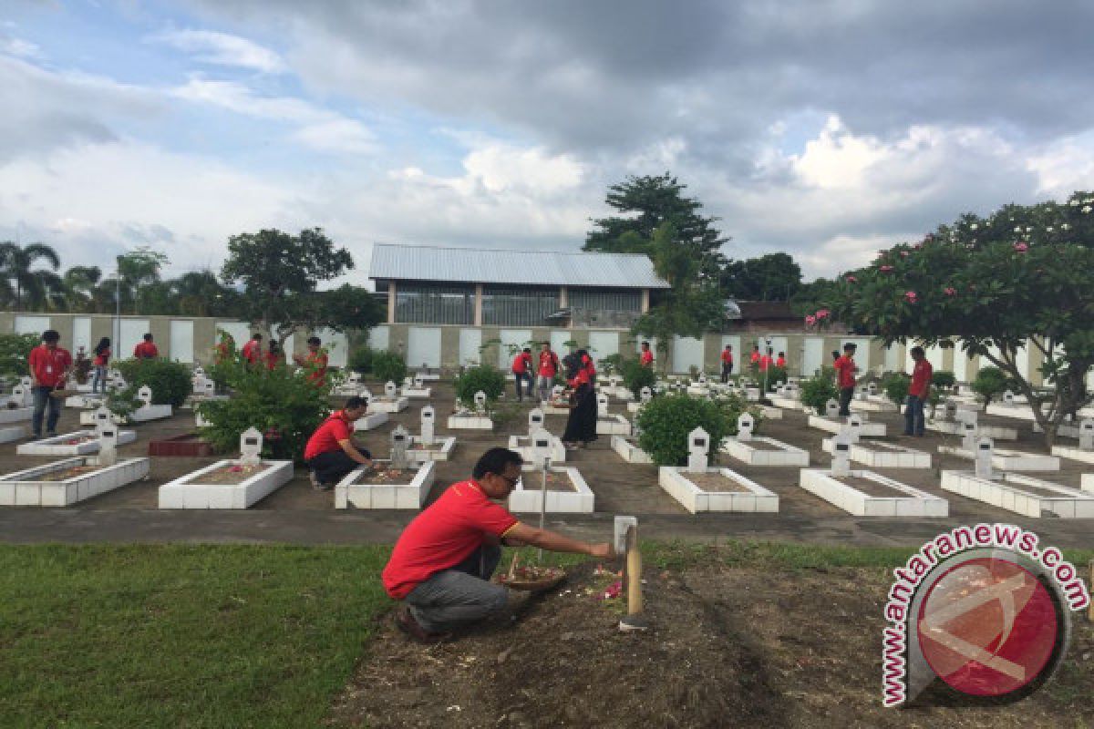 Wali Kota Mataram ziarah makam pahlawan nasional