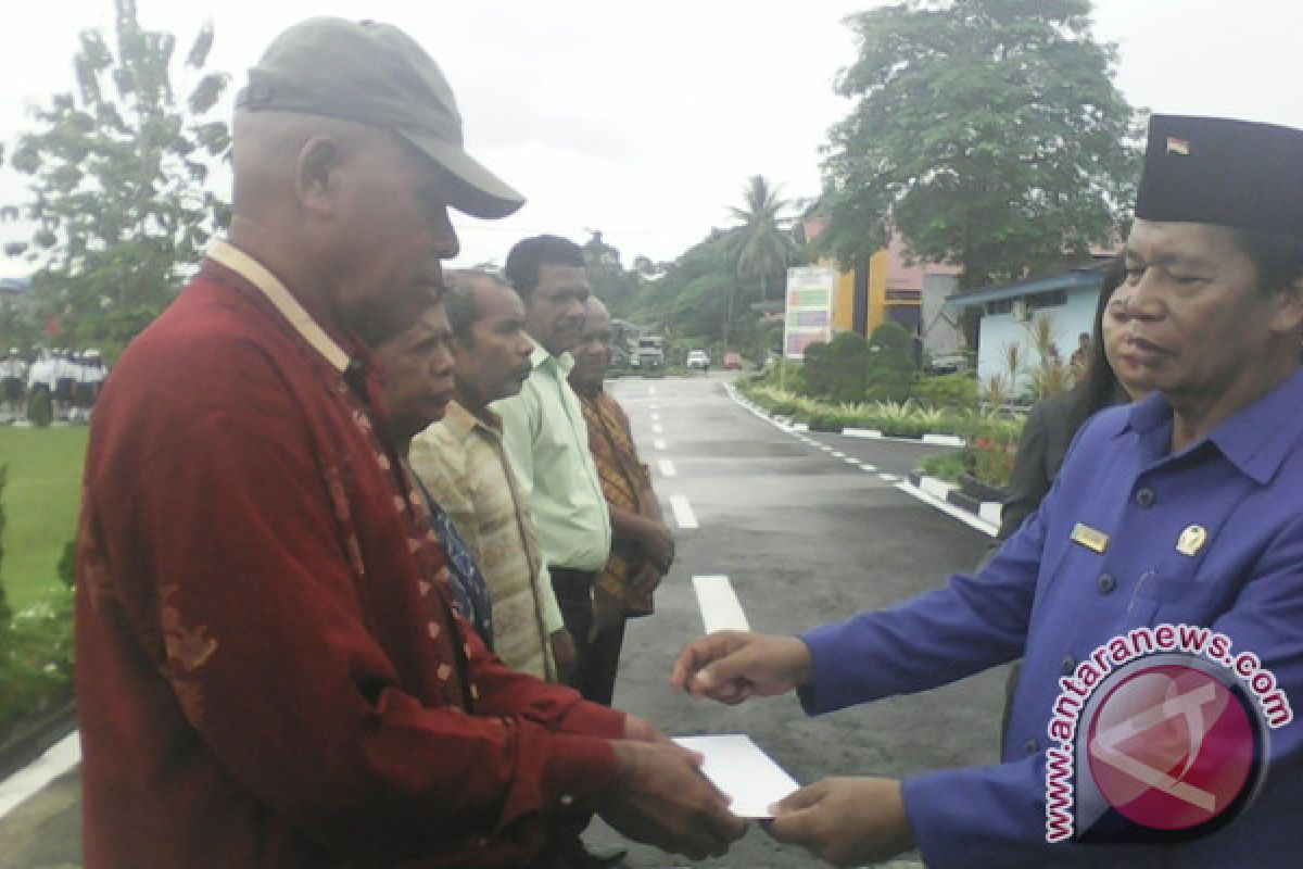 Pemkab Biak Numfor santuni veteran dan perintis kemerdekaan 