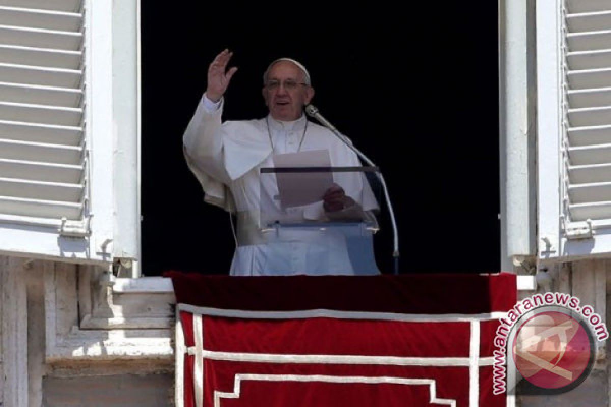 Paus Larang Penjualan Rokok di Vatikan