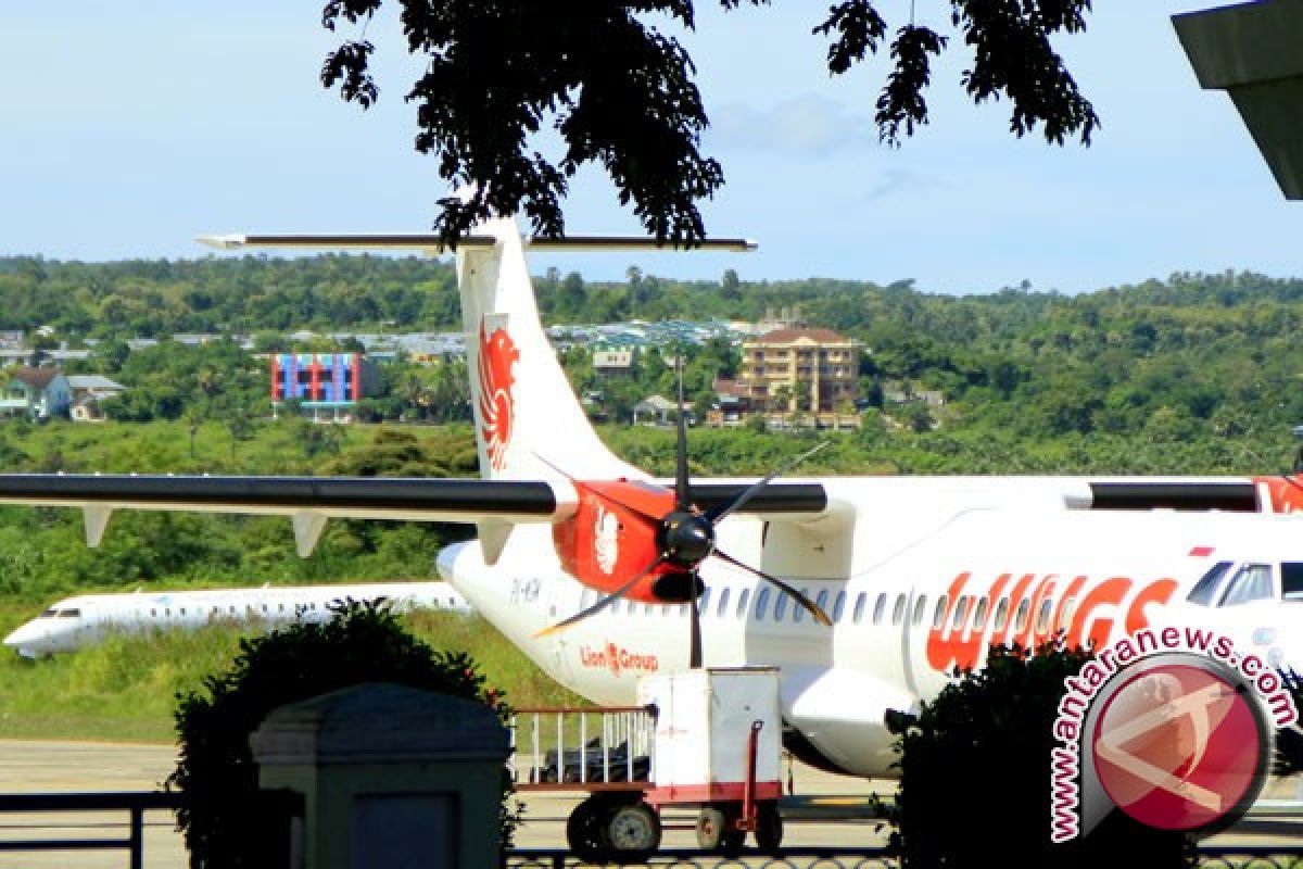 Pemkab Perluas Areal Lahan Bandara Oesman Sadik