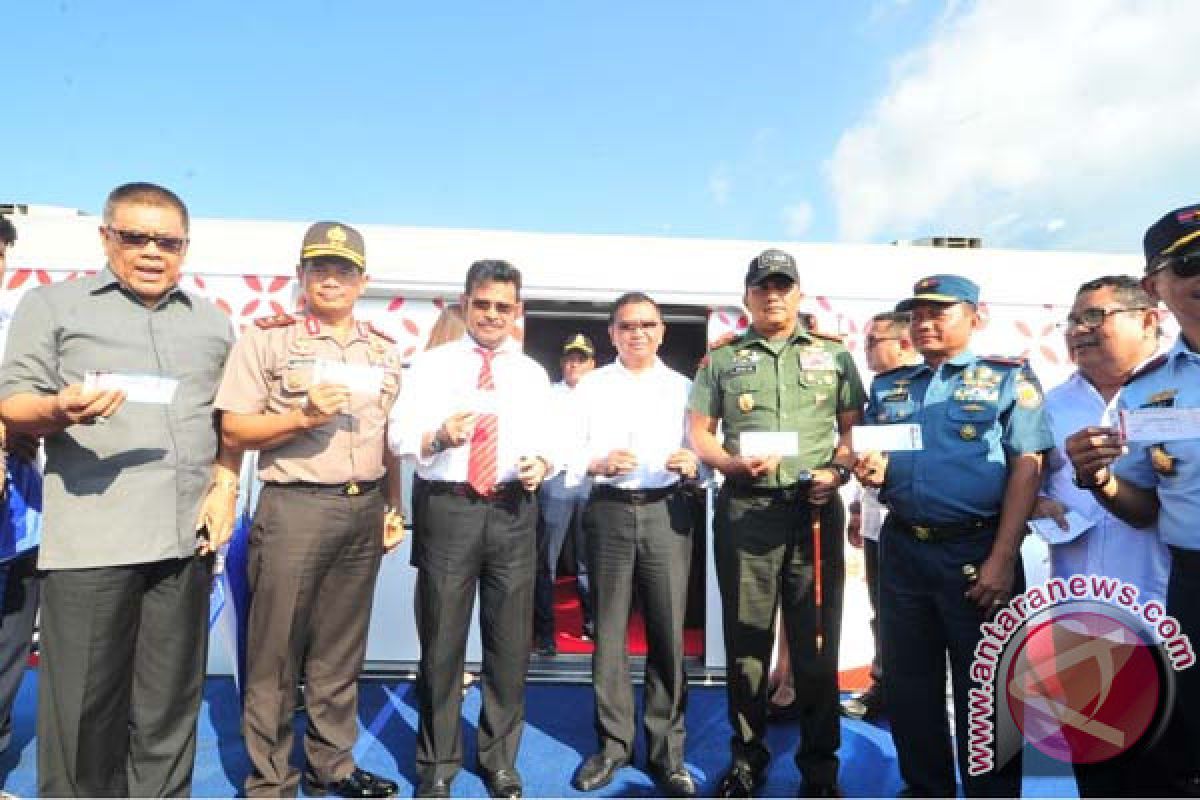 Gubernur Uji Coba Rel Kereta Trans Sulawesi 