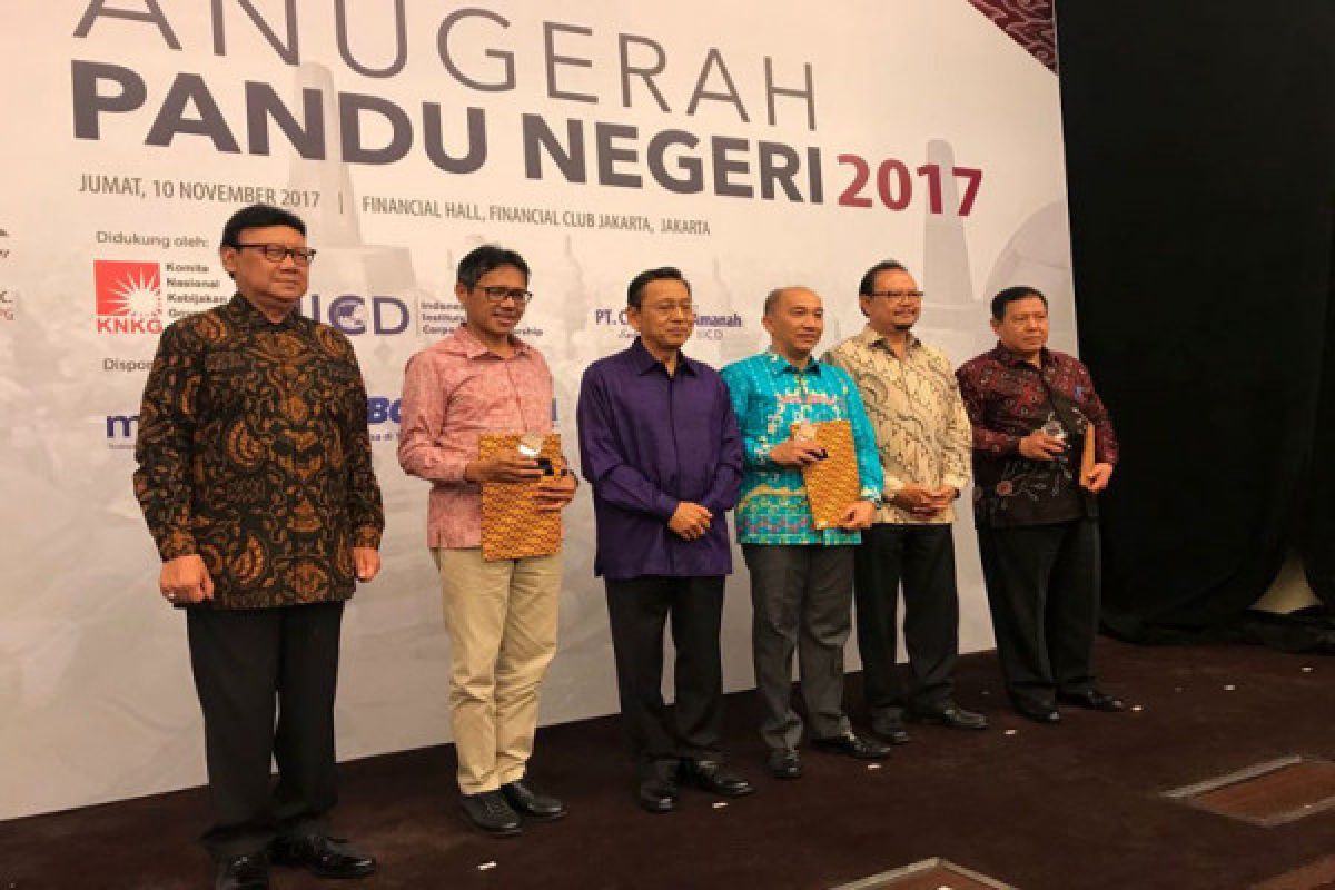 Pemprov Lampung Menerima Anugeran Pandu Negeri 2017 
