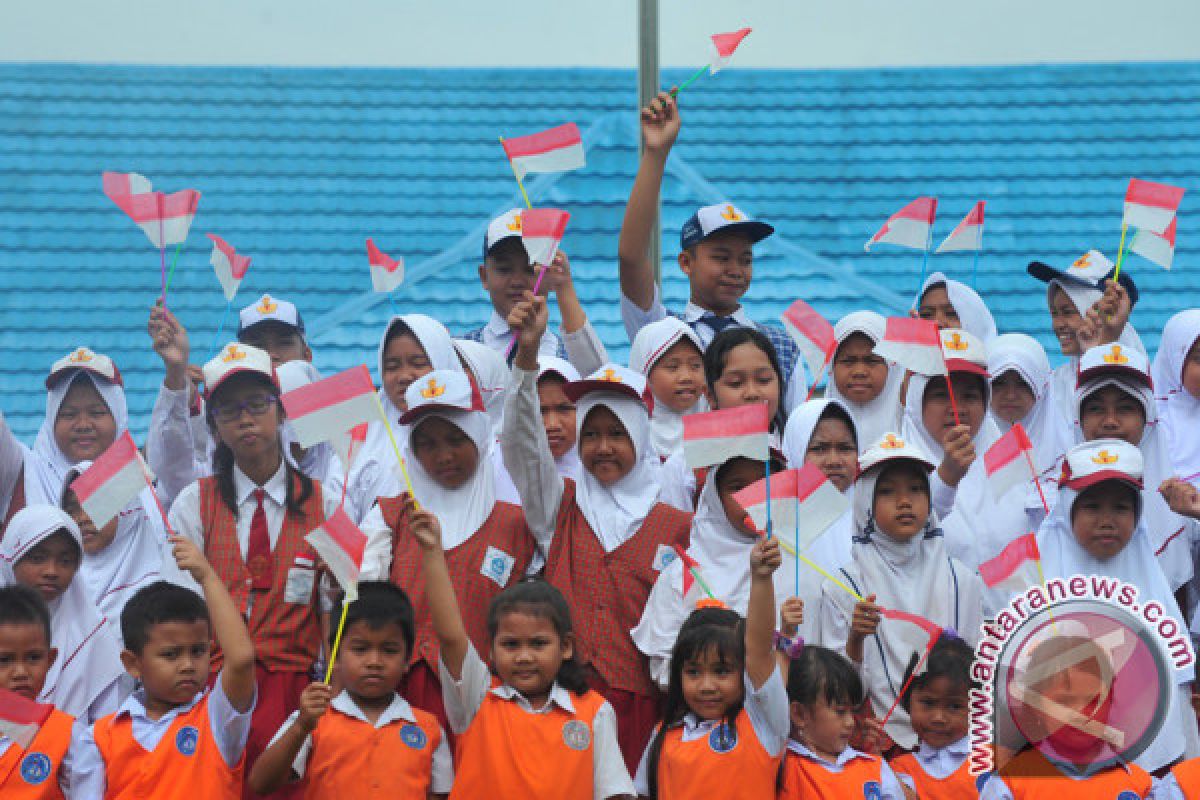 Bunda Maya Agustina prihatin anak nyanyikan lagu dewasa