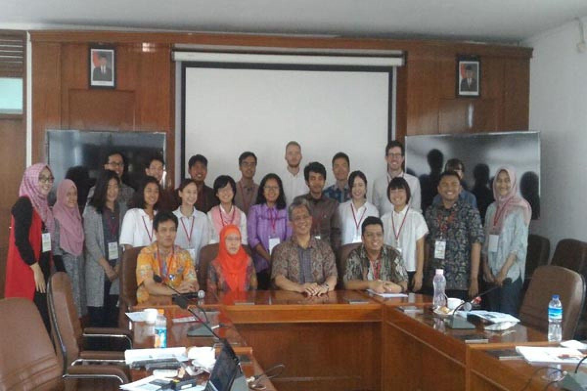 Departemen Agribisnis FEM IPB Inisiator Summer Course Budidaya Kelapa Sawit