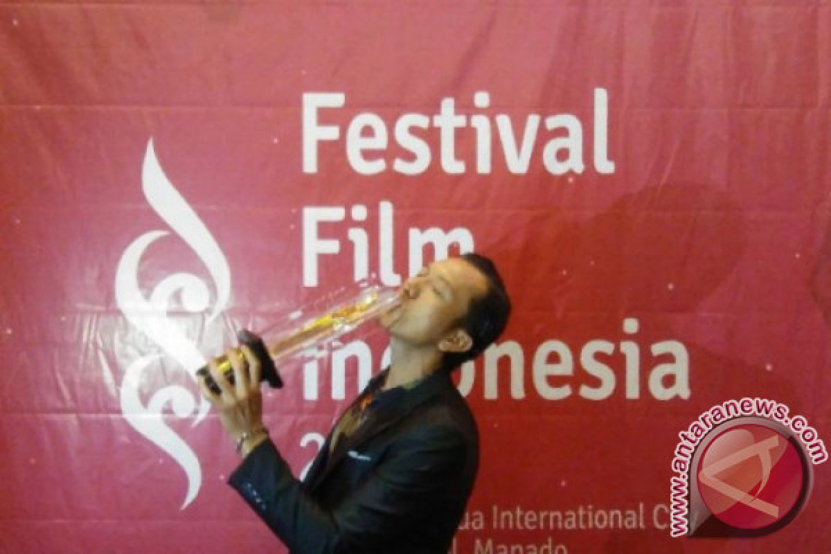 Teuku Rifnu Wikana jadi pemeran utama pria terbaik di FFI 2017