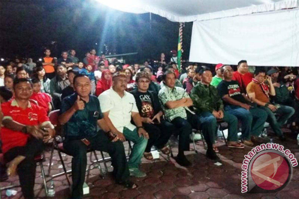 Gubernur Kalteng Acung Jempol Kalteng Putra Menang atas Persis Solo