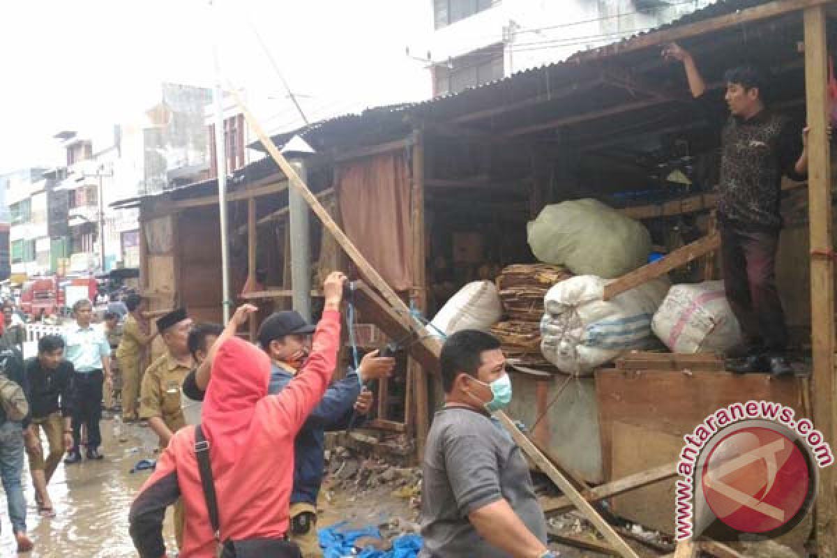 163 Lapak Pedagang Makassar Mal Dibongkar Paksa 