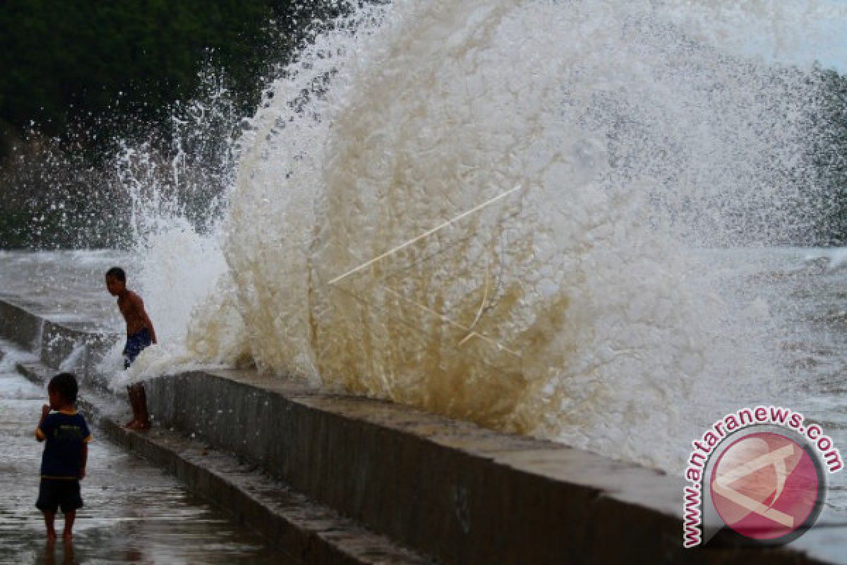 BMKG: waspadai gelombang tinggi laut Arafura