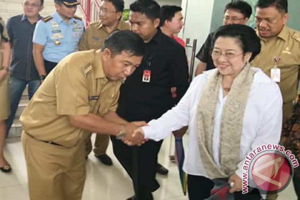 Megawati Persilahkan Sumendap Tentukan Cawabupnya Sendiri