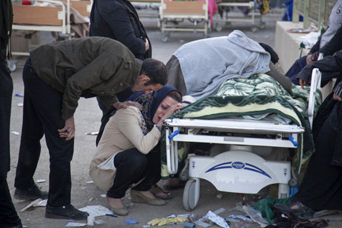 Jumlah Korban Tewas Akibat Gempa di Iran Jadi 445 Orang