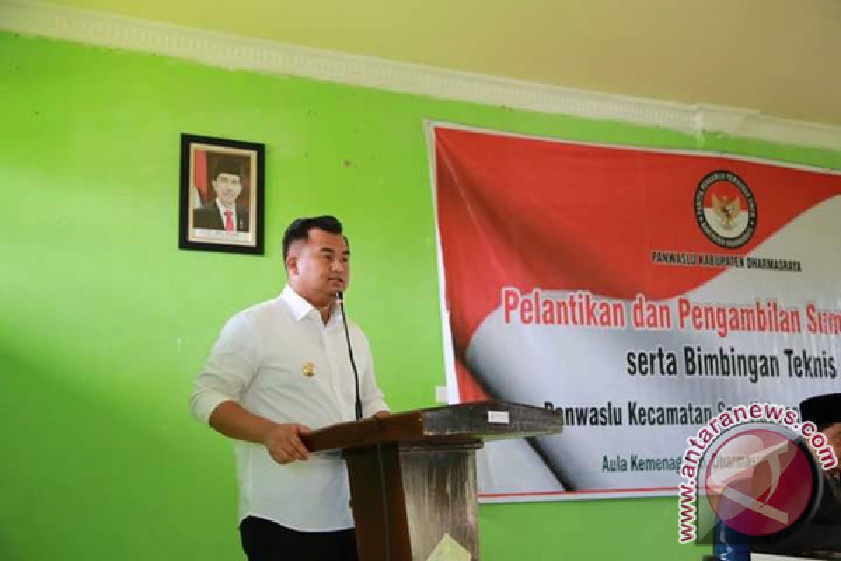 33 Anggota Panwascam Kabupaten Dharmasraya Dilantik