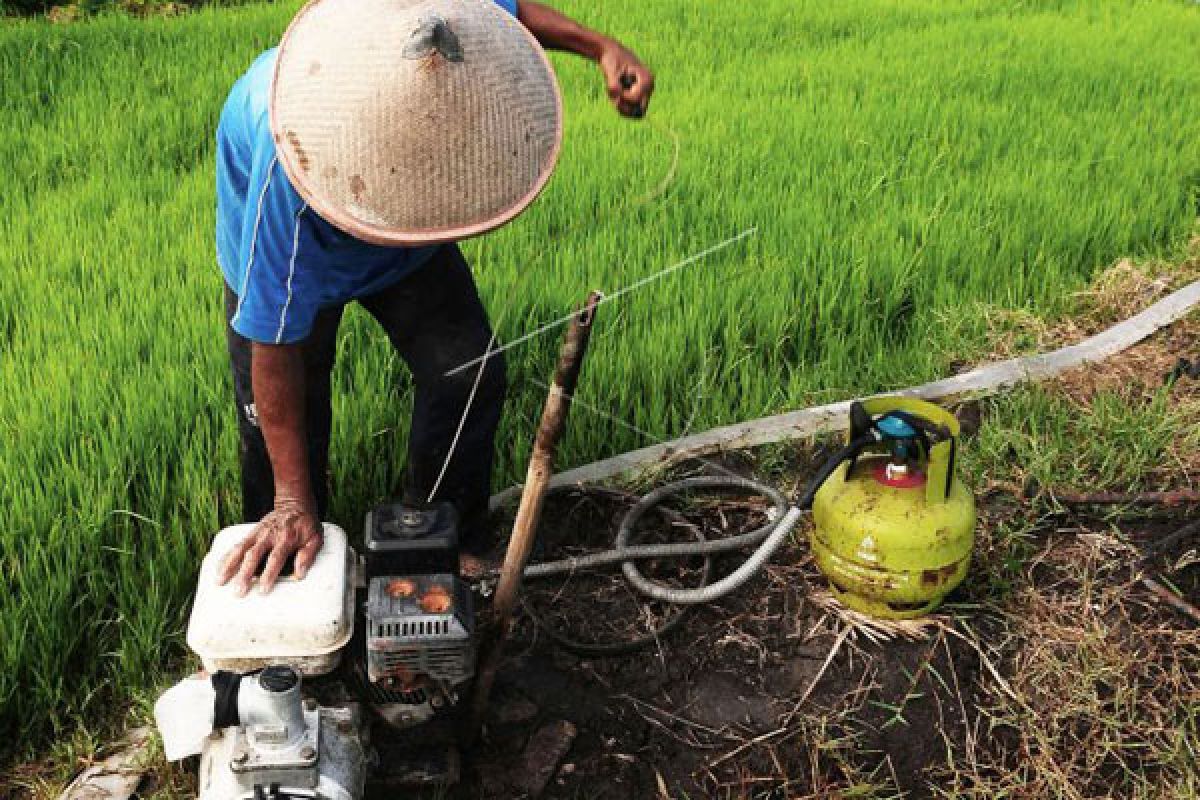 Mukomuko terima bantuan pompa air dari Kementan