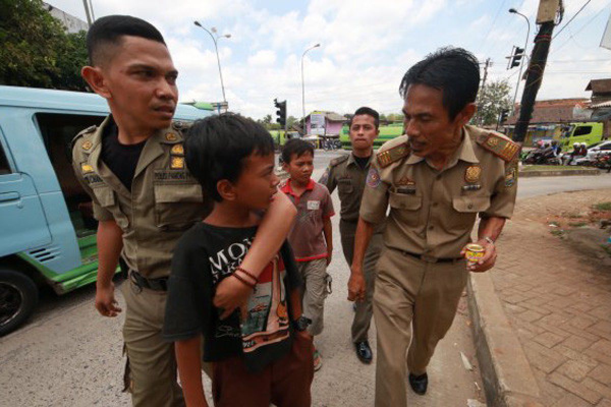 Pol PP Bandarlampung Razia Anak Jalanan-Gelandangan 