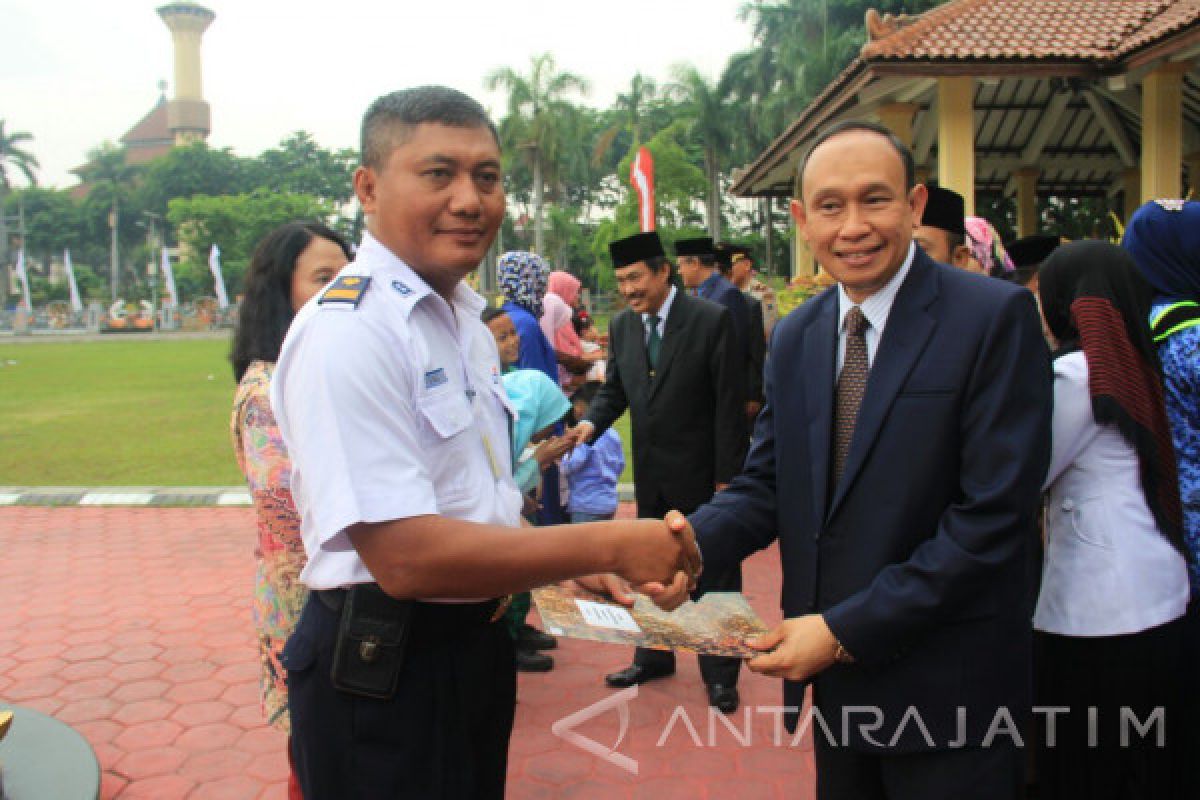 Dinkes Sidoarjo Beri Penghargaan Keberadaan Ruang Laktasi di Stasiun Tarik