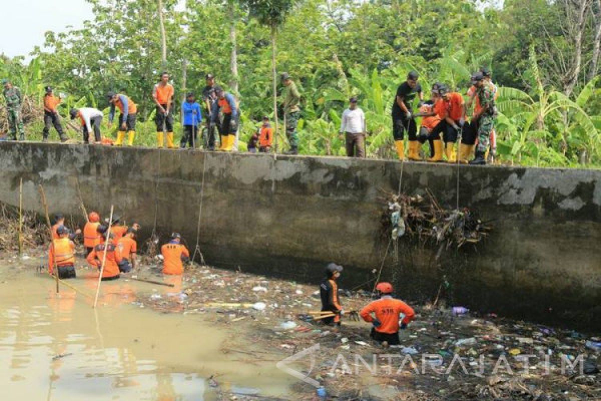 BPBD Kota Madiun Bersihkan Saluran Air Antisipasi Banjir