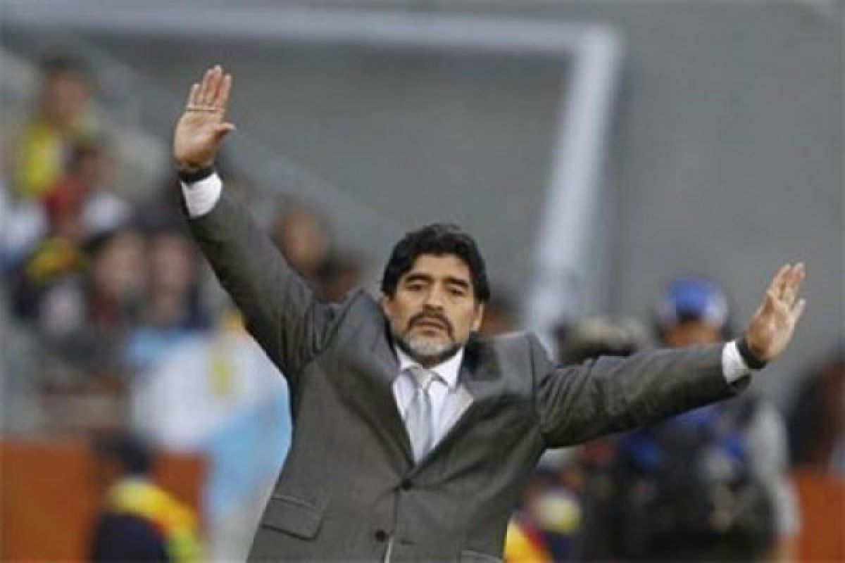 FIFA tegur Maradona terkait komentar "perampokan"