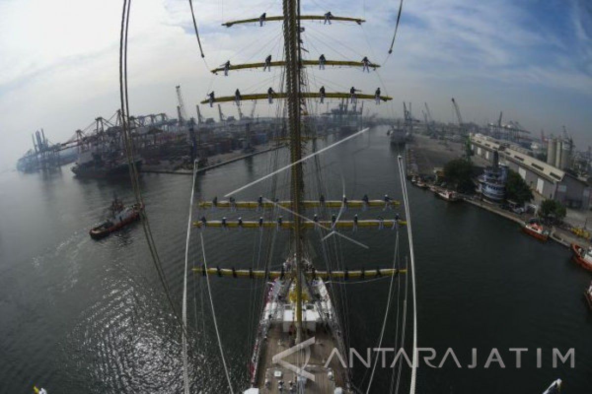 KRI Bima Suci Tiba di Surabaya