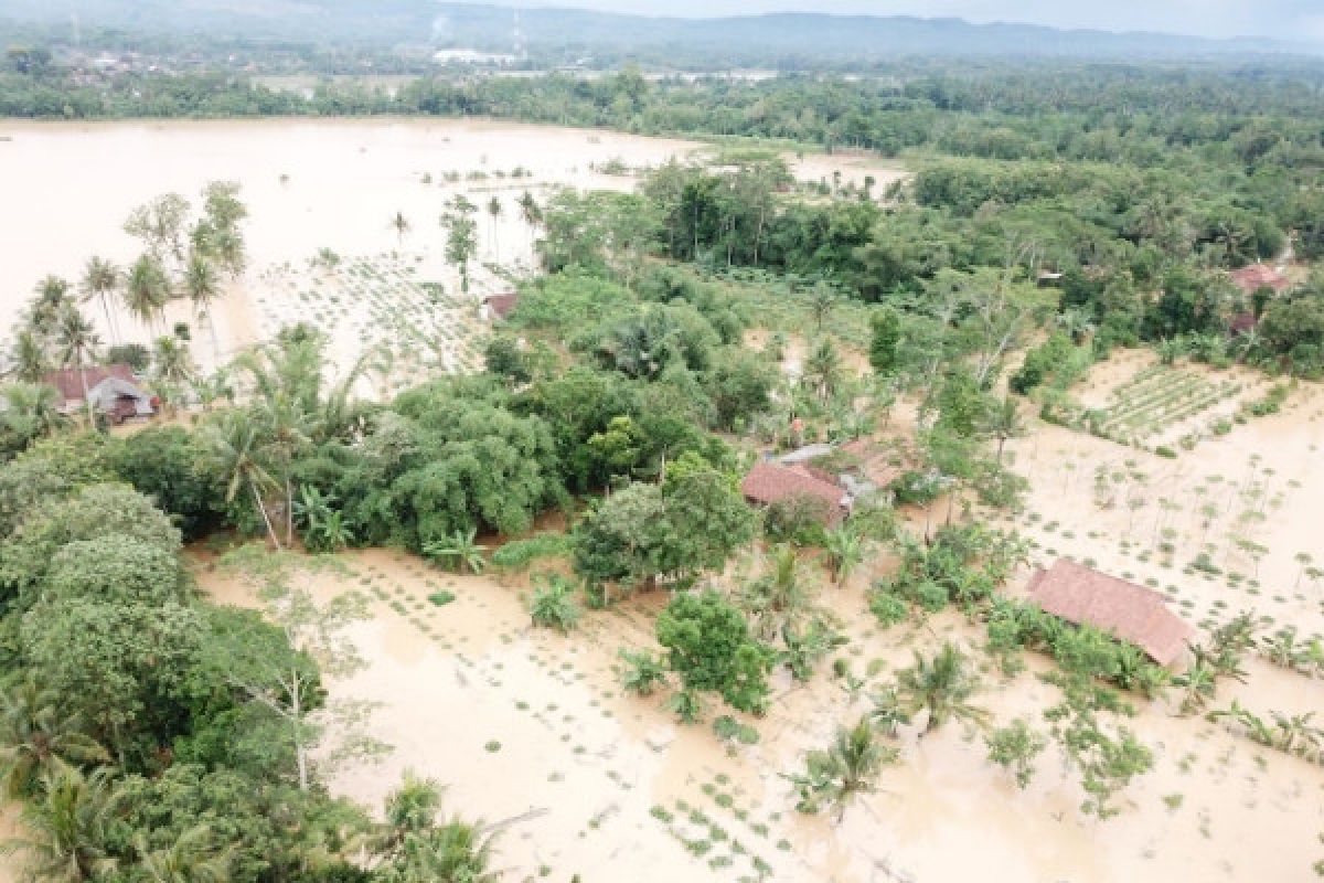 127 bencana landa Cilacap selama 2017