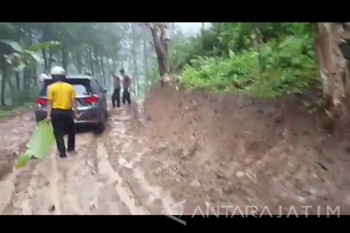 Dikepung Ratusan Warga dan Polisi, Anggota Komplotan Gendam Tertangkap (Video)