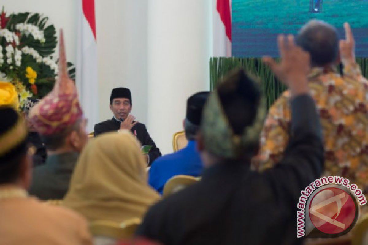 Presiden Kumpulkan Para Kepala Suku di Istana Bogor